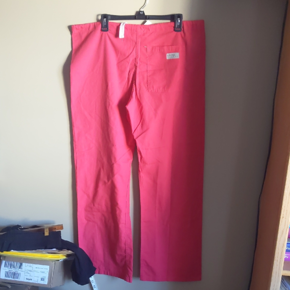 Women's Urban Red Srubs